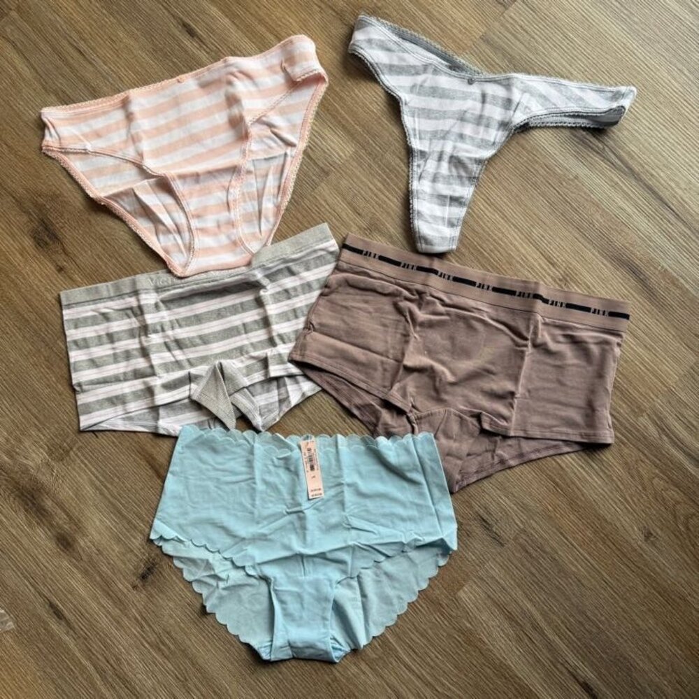 Victoria Secret Panties set of 5 SIZE Large NEW